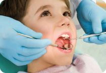 bambino dal dentista